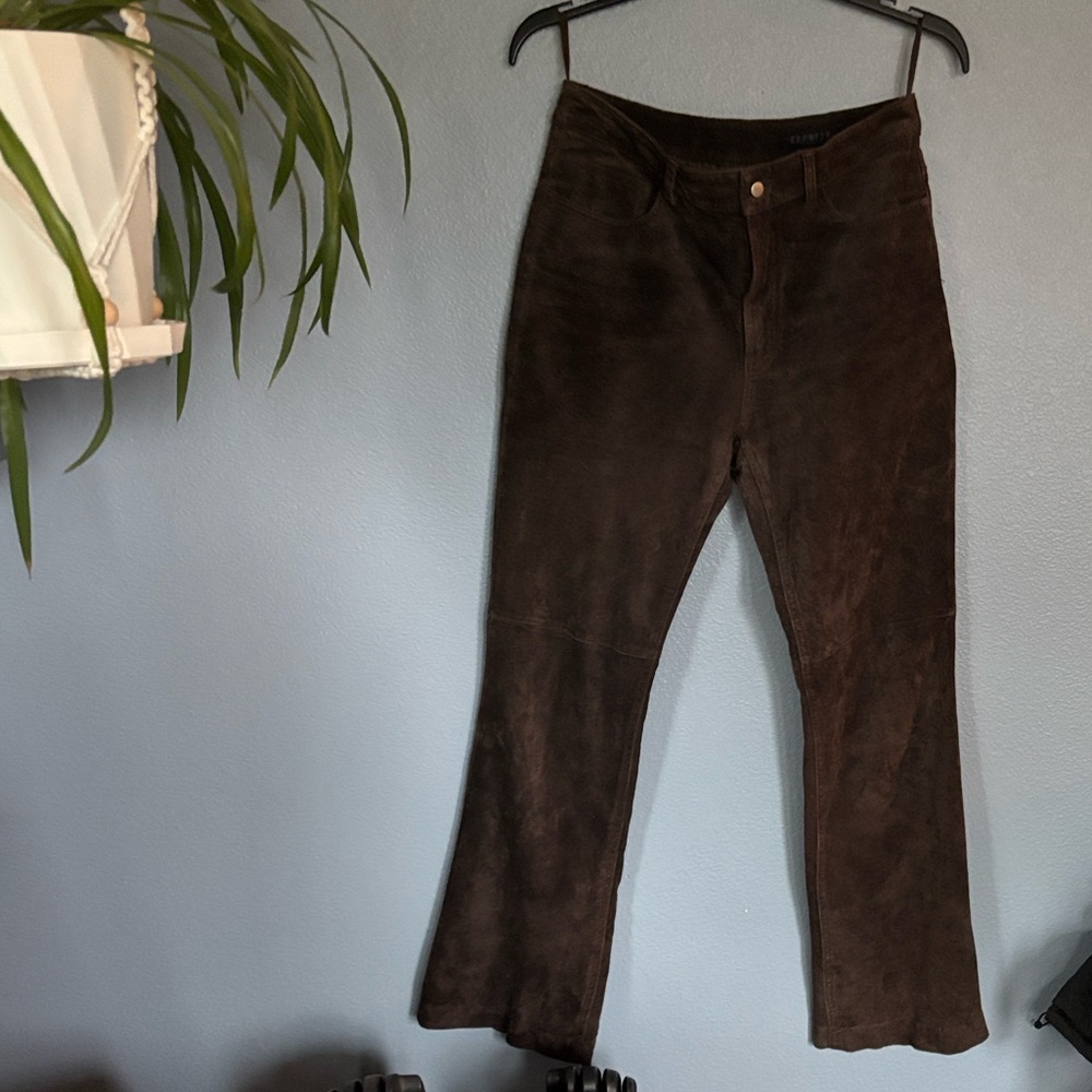 EXPRESS WORLD BRAND 💯 Vintage Soft Suede, fully lined pants.1990’s.Y2K. Size 5/6